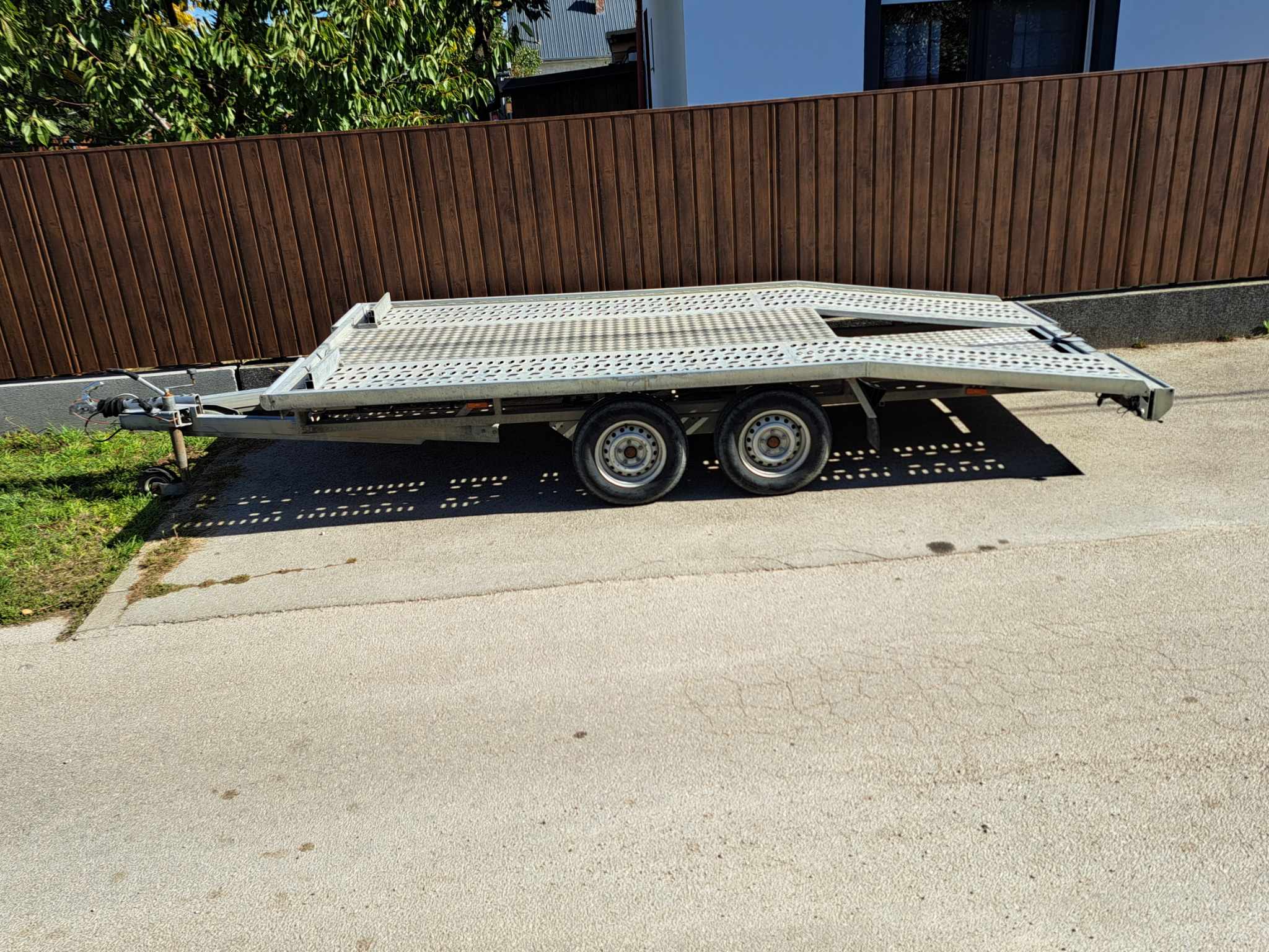 Tréler illusztráció