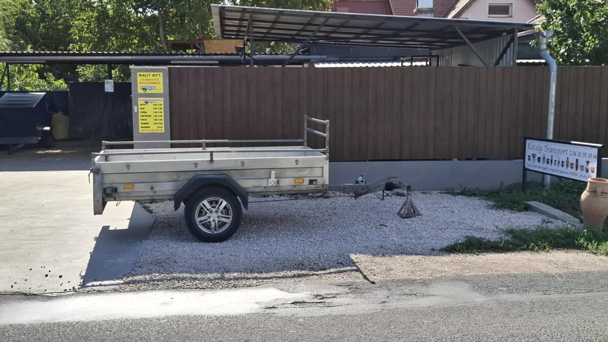 Humbaur, nyitott illusztráció