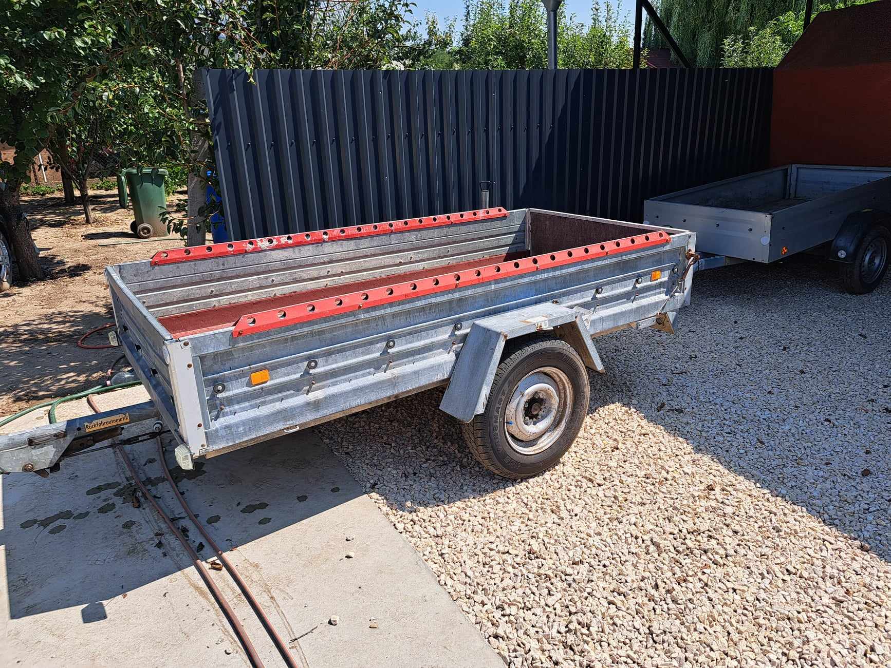 Heinemann, nyitott illusztráció